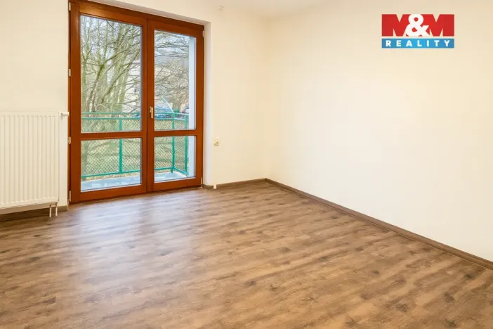 Pronájem bytu 2+1, Chvaletice, Dukelská, 46 m2