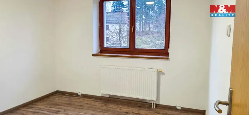 Pronájem bytu 2+1, Chvaletice, Dukelská, 46 m2