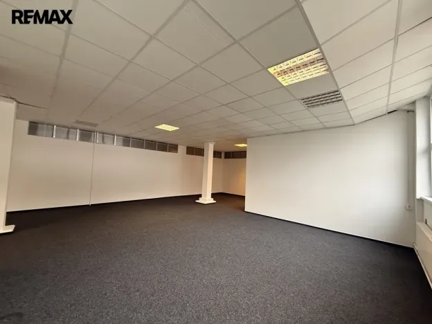 Pronájem kanceláře, Zlín, Vavrečkova, 146 m2