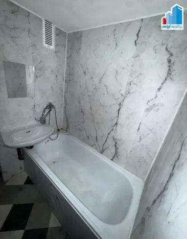 Prodej bytu 2+1, Nové Sedlo, Sadová, 77 m2