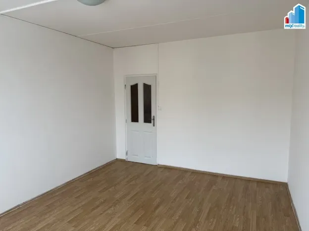 Prodej bytu 2+1, Nové Sedlo, Sadová, 77 m2