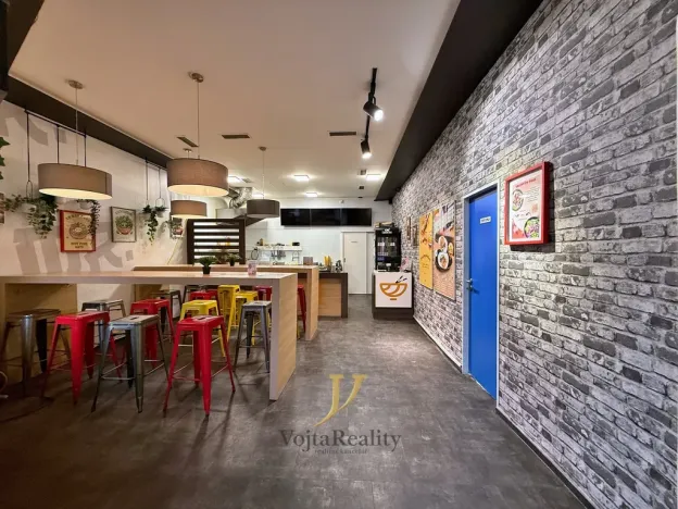 Pronájem obchodního prostoru, Olomouc, tř. Svobody, 55 m2