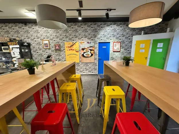 Pronájem obchodního prostoru, Olomouc, tř. Svobody, 55 m2