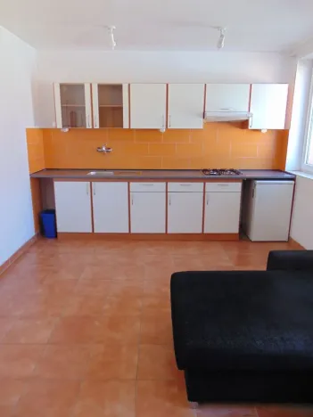 Pronájem bytu 1+kk, Praha - Strašnice, Věšínova, 32 m2