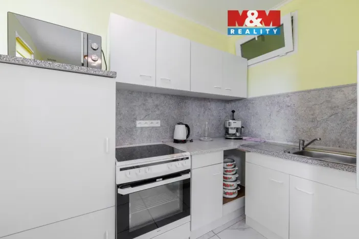 Prodej bytu 2+1, Karlovy Vary, nábřeží Jana Palacha, 63 m2