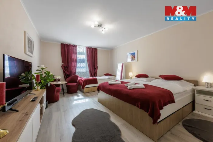 Prodej bytu 2+1, Karlovy Vary, nábřeží Jana Palacha, 63 m2