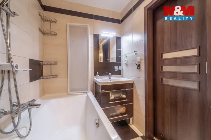 Prodej bytu 3+1, Praha - Prosek, Litvínovská, 75 m2