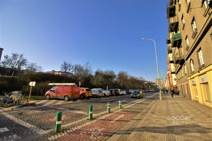 Pronájem bytu 1+kk, Praha - Žižkov, Jeseniova, 16 m2