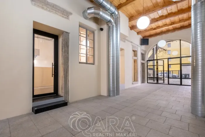 Pronájem obchodního prostoru, Brandýs nad Labem-Stará Boleslav - Brandýs nad Labem, Masarykovo náměstí, 92 m2