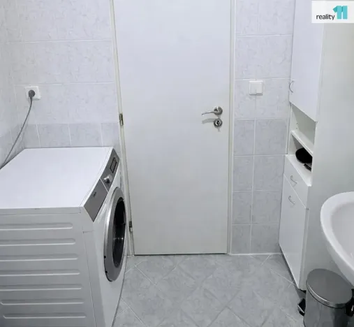 Pronájem bytu 1+kk, Praha - Michle, Pod Bohdalcem I, 50 m2