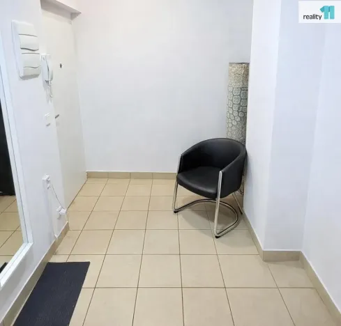 Pronájem bytu 1+kk, Praha - Michle, Pod Bohdalcem I, 50 m2