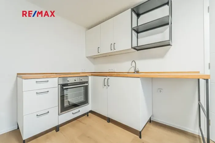 Prodej bytu 1+kk, Kladno, Zádušní, 17 m2