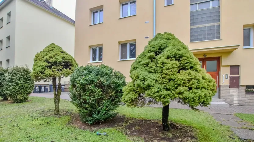 Pronájem bytu 2+1, Poděbrady, Hakenova, 51 m2