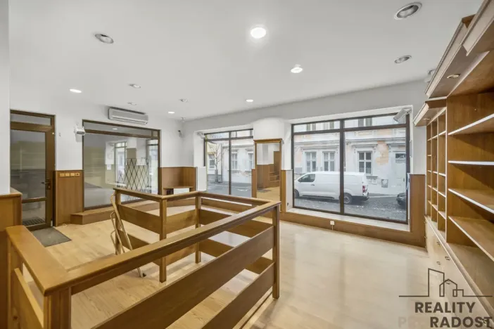 Pronájem obchodního prostoru, Pardubice, Smilova, 65 m2