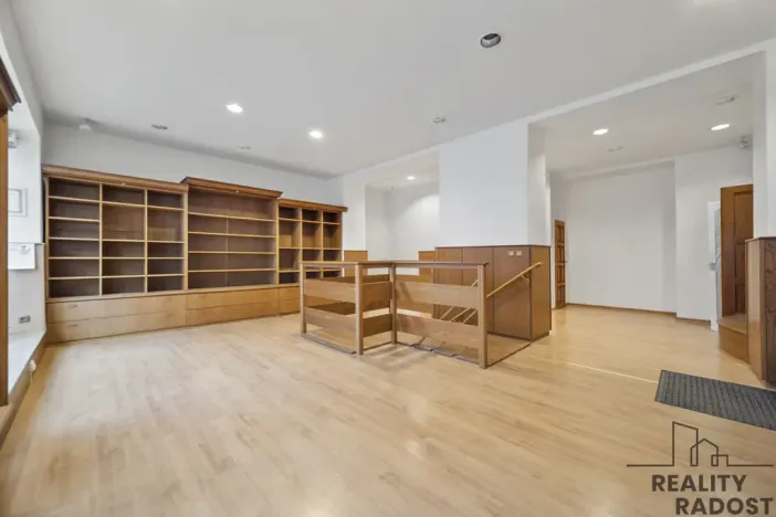 Pronájem obchodního prostoru, Pardubice, Smilova, 65 m2