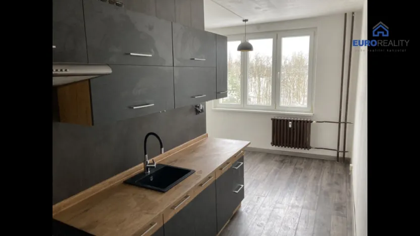 Pronájem bytu 2+1, Cheb, Lesní, 78 m2