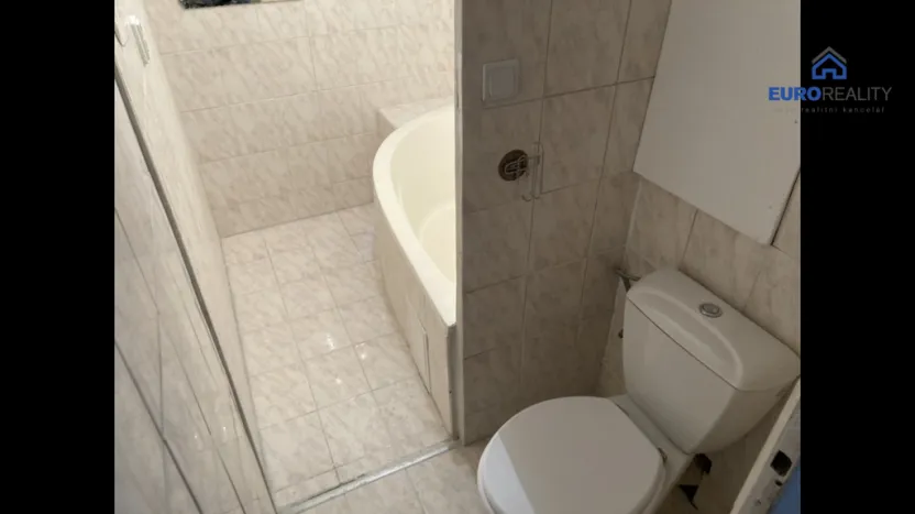 Pronájem bytu 2+1, Cheb, Lesní, 78 m2