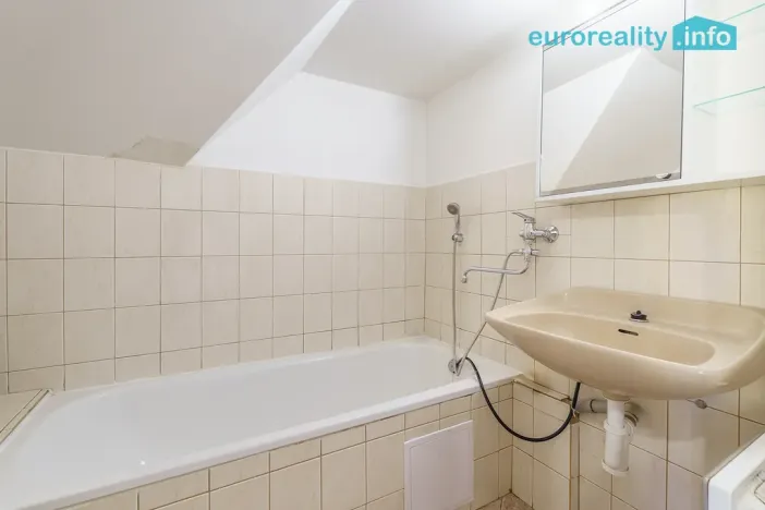 Pronájem bytu 1+kk, Nejdek, Husova, 40 m2