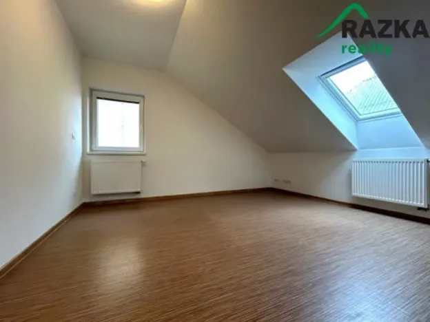Pronájem bytu 3+kk, Planá, náměstí Svobody, 90 m2