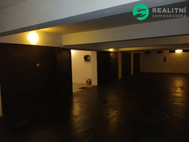 Prodej garáže, Brno, Žarošická, 18 m2