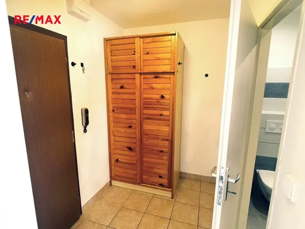 Pronájem bytu 1+kk, Praha - Chodov, Valentova, 29 m2