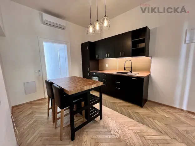 Pronájem bytu 2+kk, Praha - Nové Město, Lublaňská, 40 m2