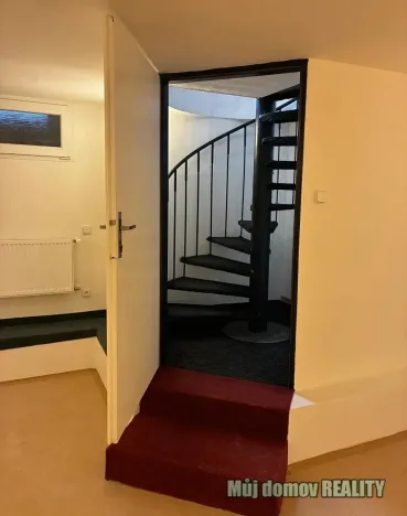 Pronájem obchodního prostoru, Praha - Záběhlice, Střimelická, 141 m2