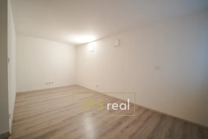 Prodej komerční nemovitosti, Hovorany, 141 m2