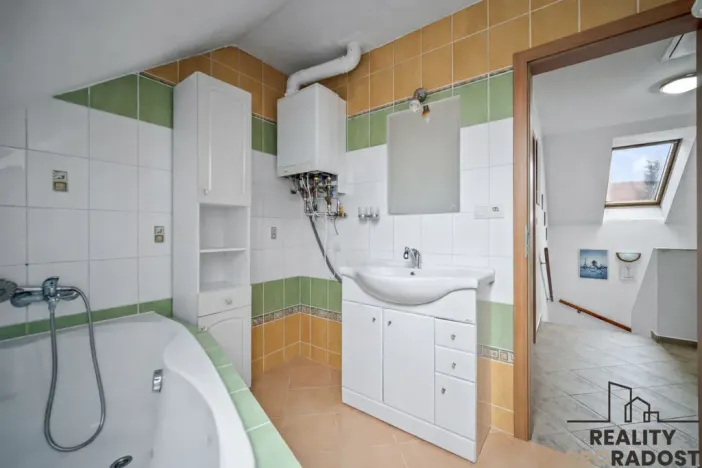 Prodej rodinného domu, Hrochův Týnec, Zámecká, 126 m2