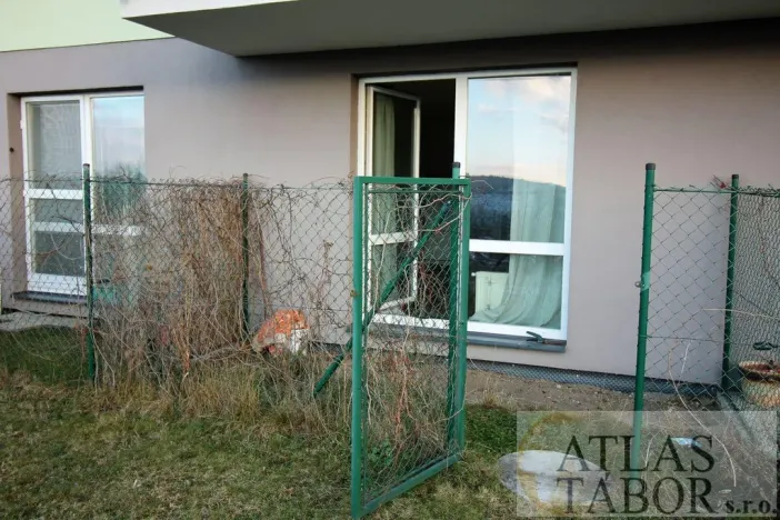 Pronájem bytu 1+kk, Tábor, U Areálu, 30 m2