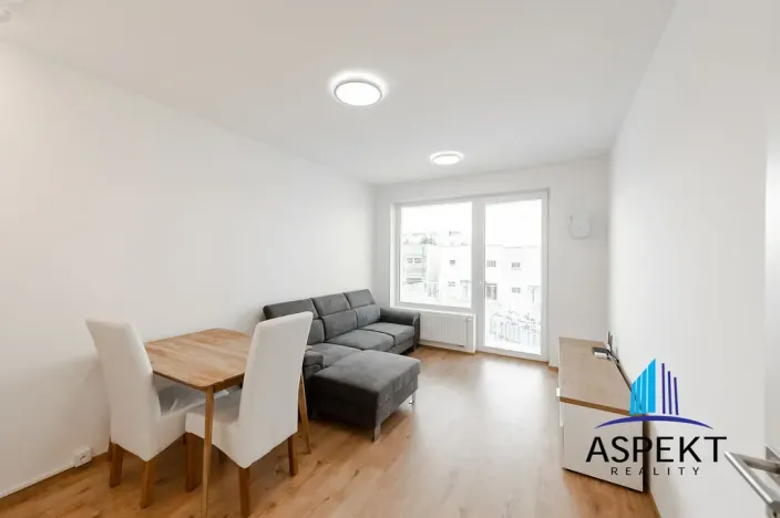 Pronájem bytu 2+kk, Praha, Formanská, 42 m2