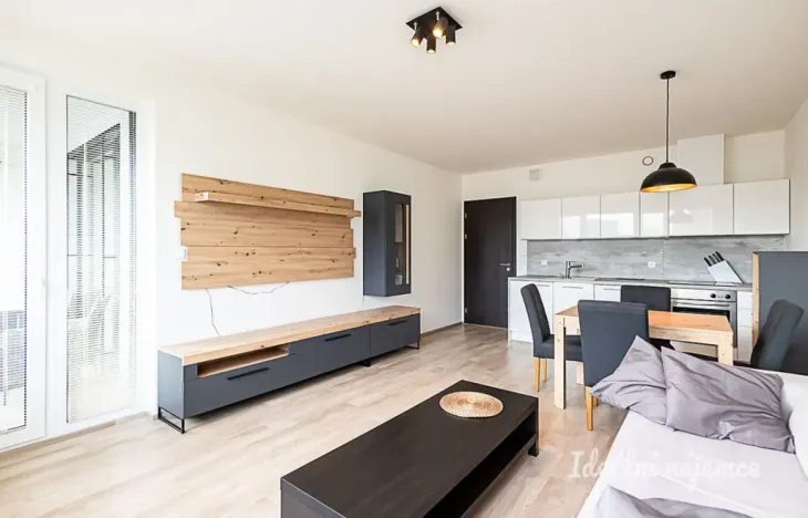 Pronájem bytu 2+kk, Praha, Jankovcova, 55 m2