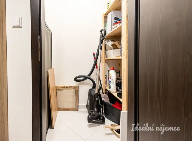 Pronájem bytu 2+kk, Praha, Jankovcova, 55 m2