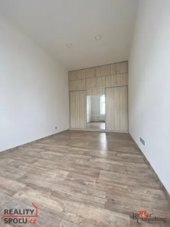 Pronájem bytu 2+1, Opava - Předměstí, Komenského, 69 m2