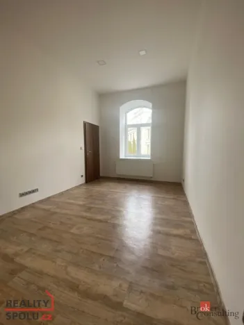 Pronájem bytu 2+1, Opava - Předměstí, Komenského, 69 m2