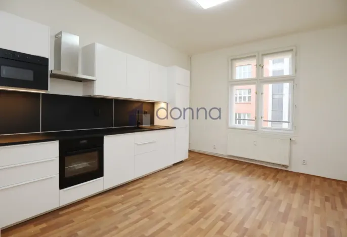 Pronájem bytu 2+1, Praha, Blanická, 77 m2