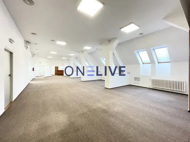 Pronájem kanceláře, Plzeň, náměstí T. G. Masaryka, 365 m2