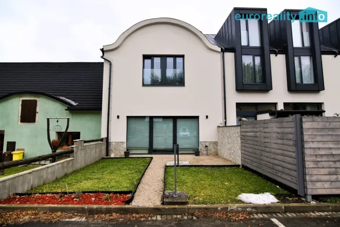 Pronájem bytu 2+kk, Bělá pod Bezdězem, U Kina, 61 m2