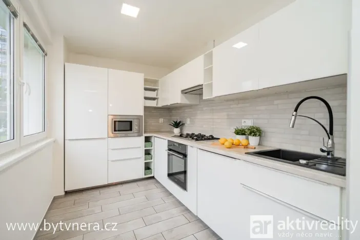 Prodej bytu 2+1, Neratovice, 28. října, 52 m2