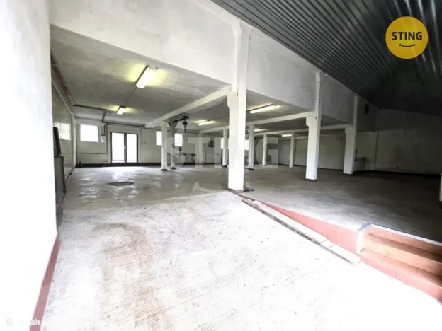 Pronájem výrobních prostor, Vršovice, 316 m2