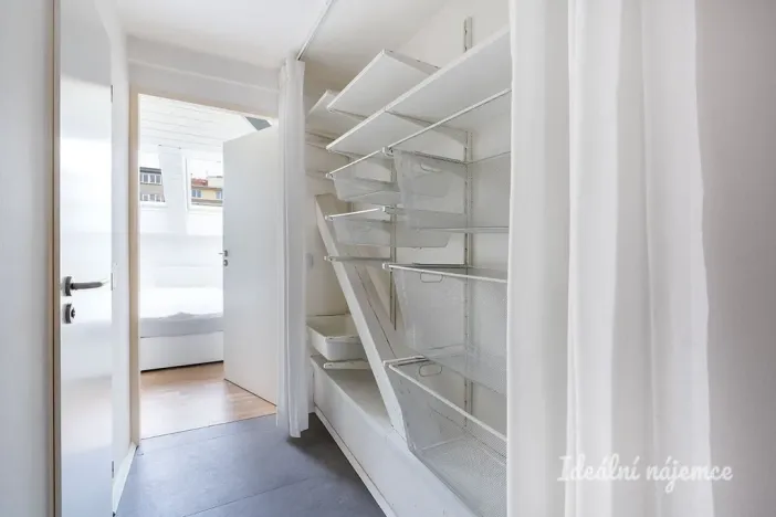 Pronájem bytu 2+1, Praha - Vršovice, 28. pluku, 54 m2