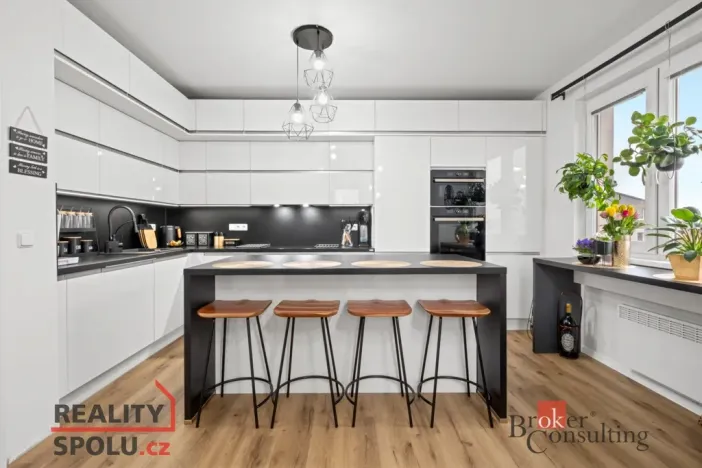 Prodej bytu 2+kk, Lavičky, 44 m2