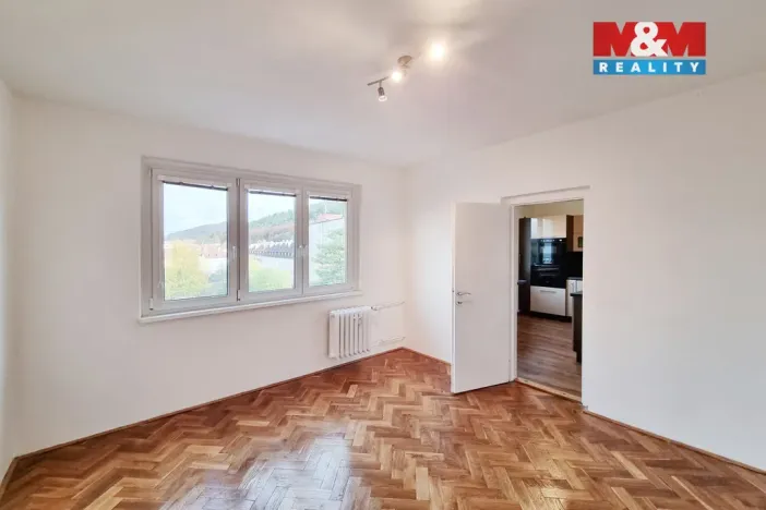 Pronájem bytu 3+1, Karlovy Vary, Budovatelů, 72 m2