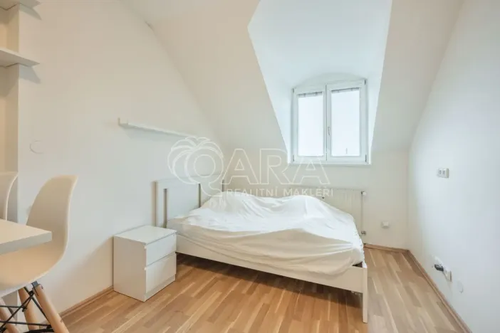 Prodej bytu 1+kk, Praha - Smíchov, Radlická, 25 m2