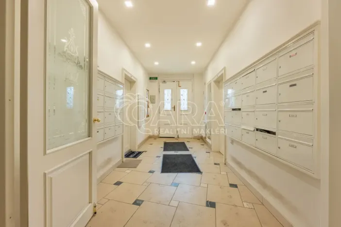 Prodej bytu 1+kk, Praha - Smíchov, Radlická, 25 m2