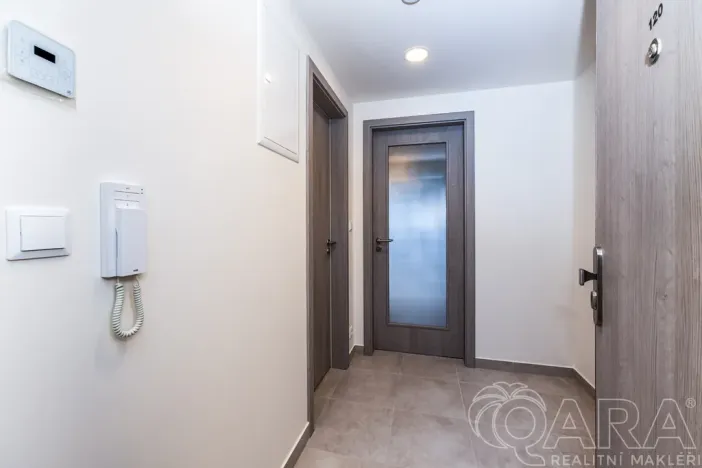 Pronájem bytu 1+kk, Praha - Hloubětín, Poděbradská, 32 m2