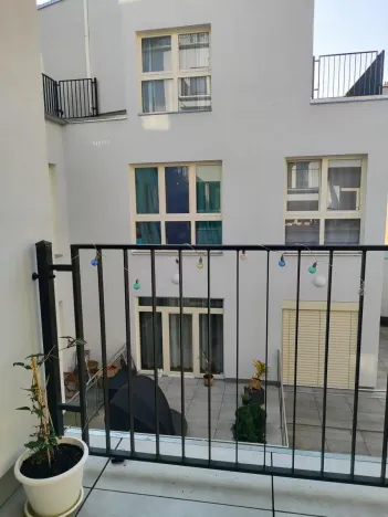 Pronájem bytu 1+kk, Praha - Vinohrady, Záhřebská, 30 m2