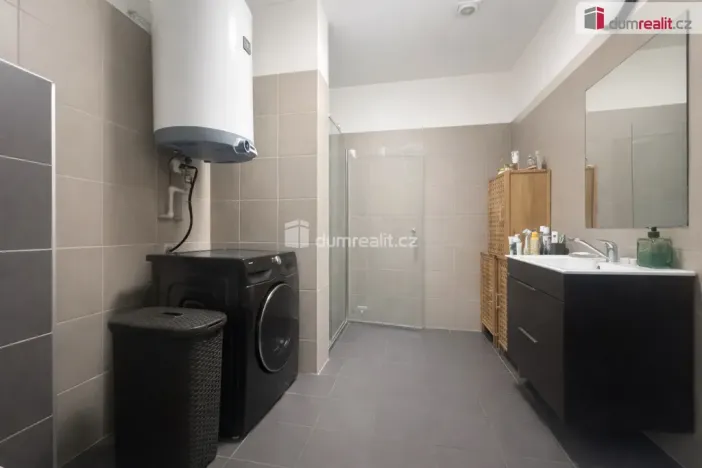 Pronájem bytu 2+kk, Modlany, 83 m2