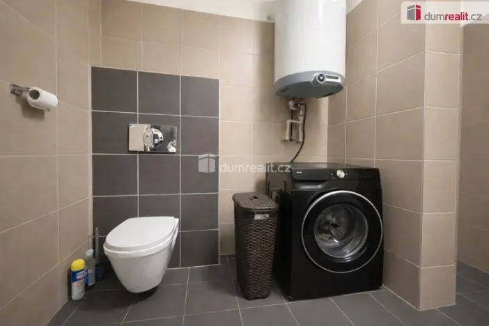 Pronájem bytu 2+kk, Modlany, 83 m2