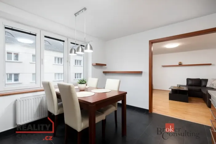 Prodej bytu 2+1, Opava - Předměstí, Vyhlídalova, 64 m2